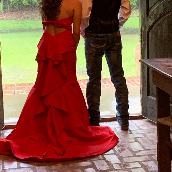 Red Sherri Hill Prom Dress - Picture 3 of 4